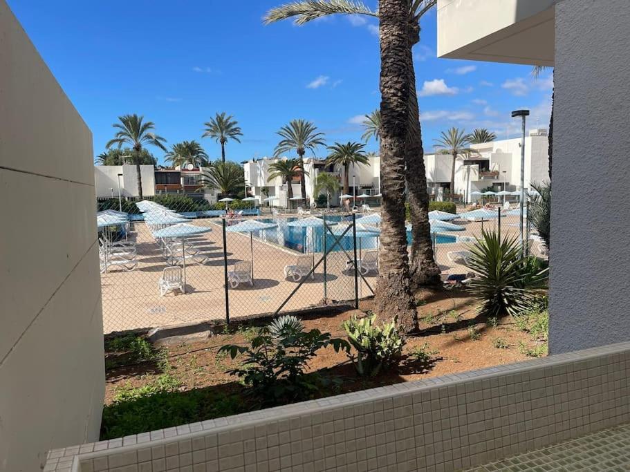 Pool View Apartment Primavera Arona  Buitenkant foto