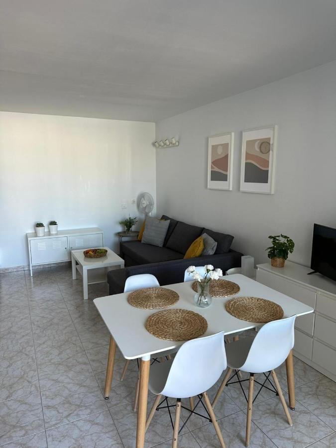 Pool View Apartment Primavera Arona  Buitenkant foto